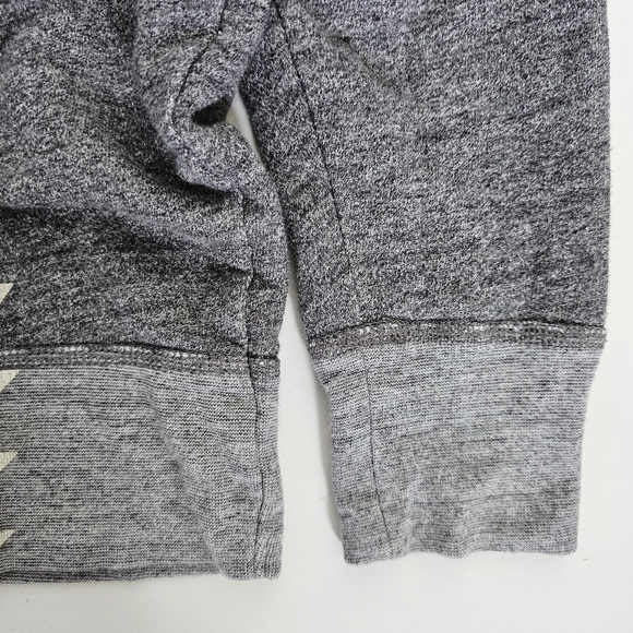 J Crew Grey Sweatshirt Triangle Graphic Size Medium Soft Geometric Print - Picture 4 of 6